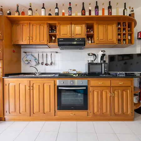 Di Manu By Interhome